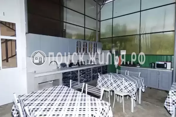 «Межгорье», Лоо