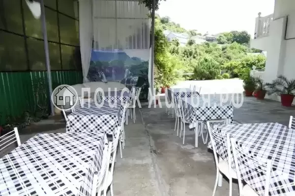 «Межгорье», Лоо