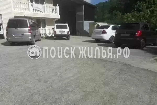 «Межгорье», Лоо