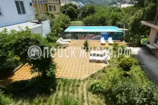 «Межгорье», Лоо