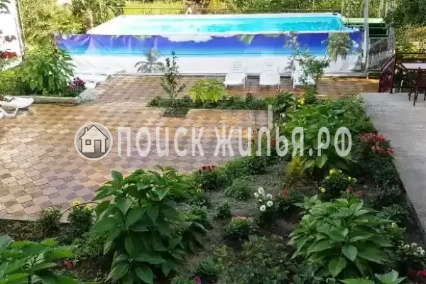 «Межгорье», Лоо