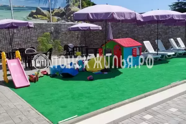 Отель «Эмигрант», Лазаревское