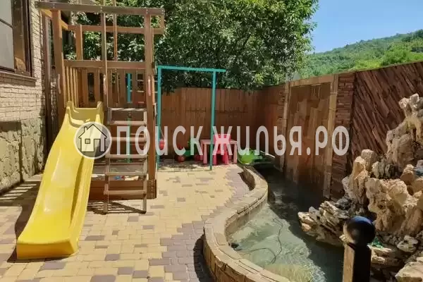 «Замок на Земляничной», Архипо-Осиповка