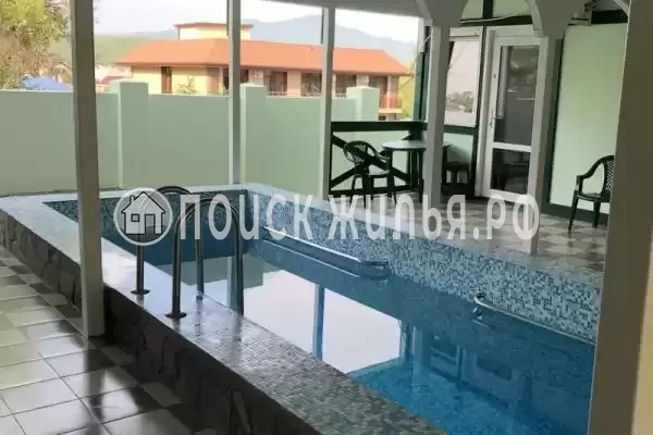 Частный сектор «Зеленый дом с бассейном», Архипо-Осиповка