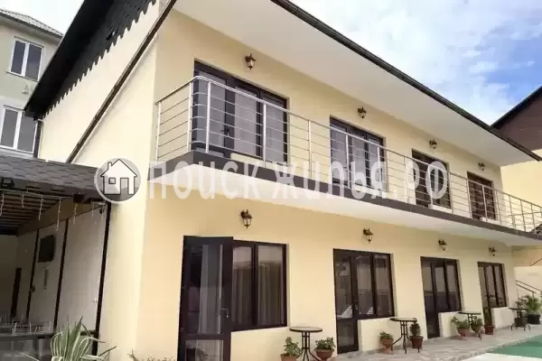 «У дяди Вани», Лоо