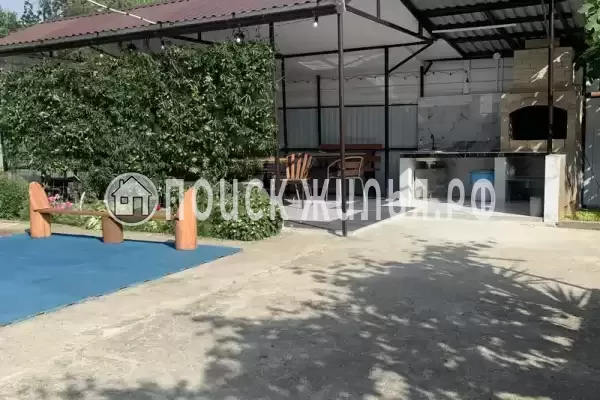 «У Любаши», Лоо «У Любаши», Лоо