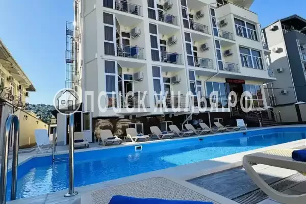 Отель «Лазурное окно»