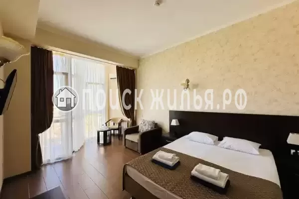 Отель «Лазурное окно»