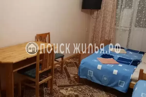 «У водопада»