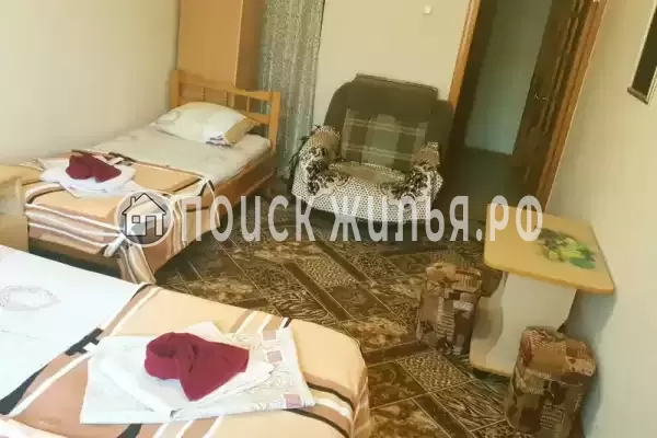 «У водопада»