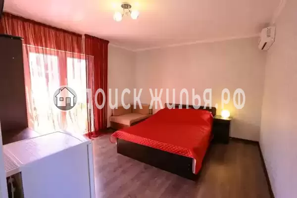 «На Островского»