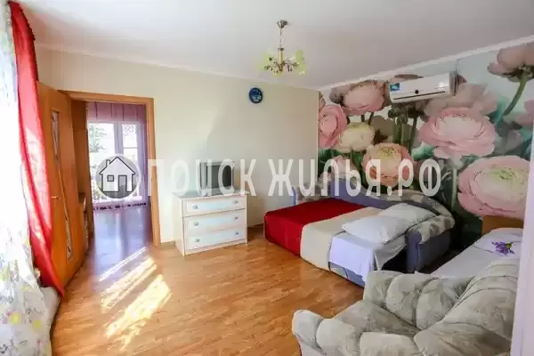 «На Островского»