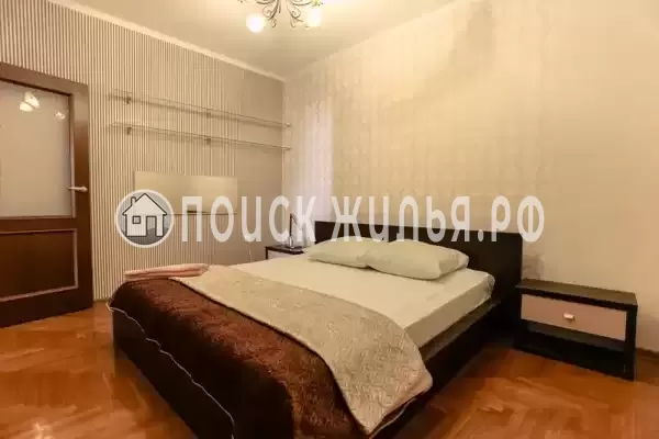 «На Островского»