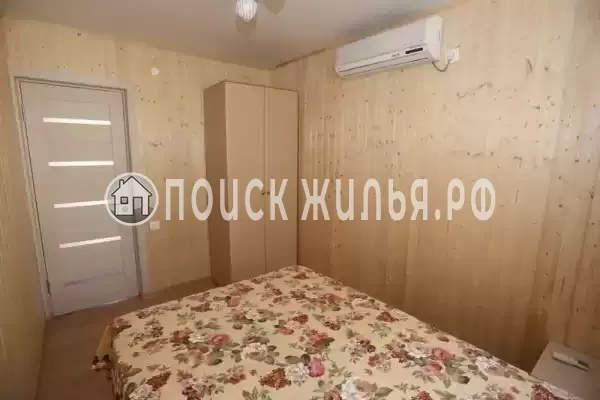 «На Набережной»