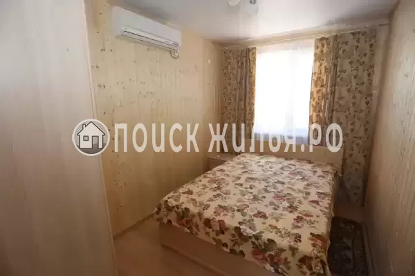 «На Набережной»