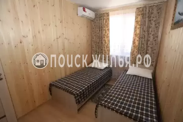 «На Набережной»