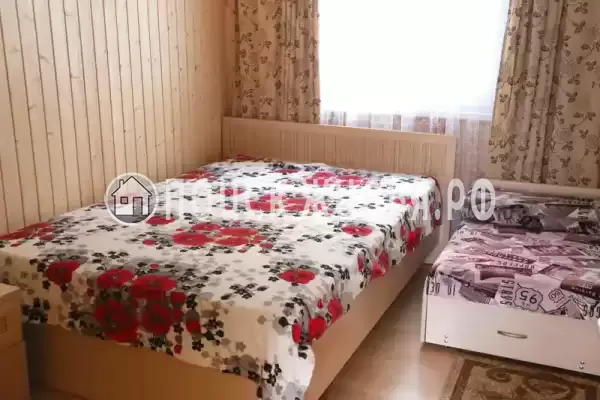 «На Набережной»