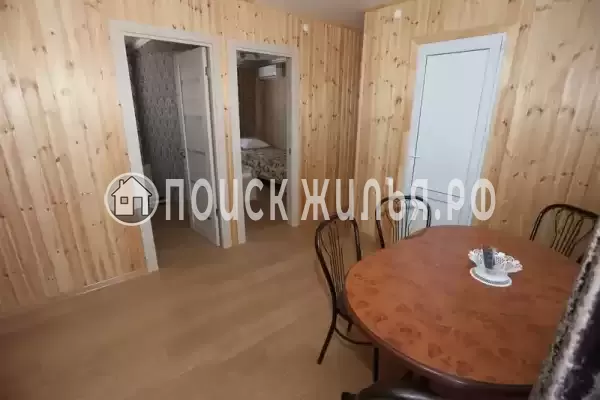 «На Набережной»