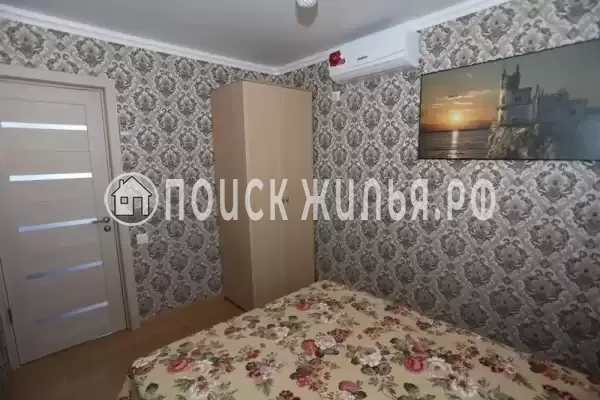 «На Набережной»