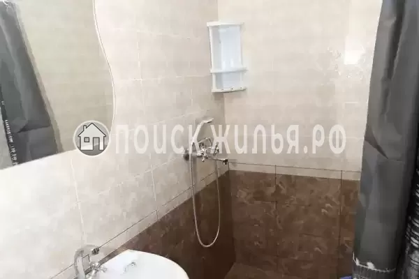 «На Набережной»