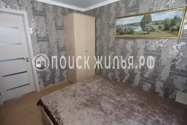 «На Набережной»