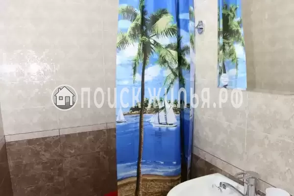 «На Набережной»