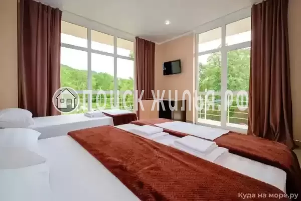 «Изумрудные холмы»