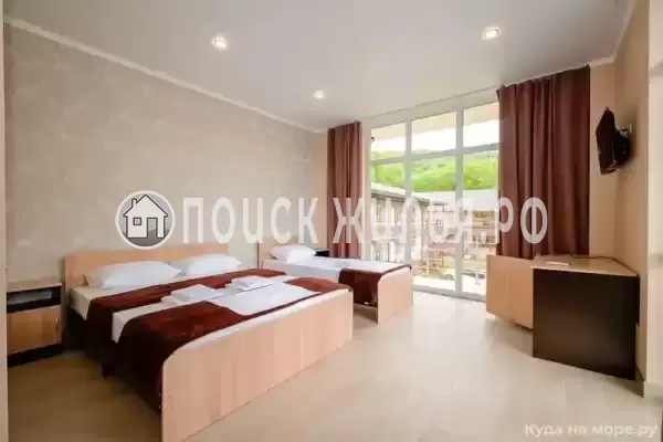 «Изумрудные холмы»