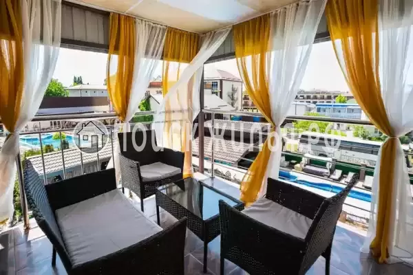 Отель «Анютины глазки»