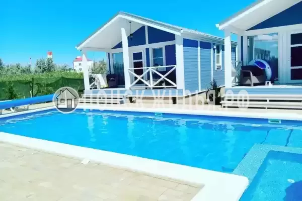 «Blue waves villa»