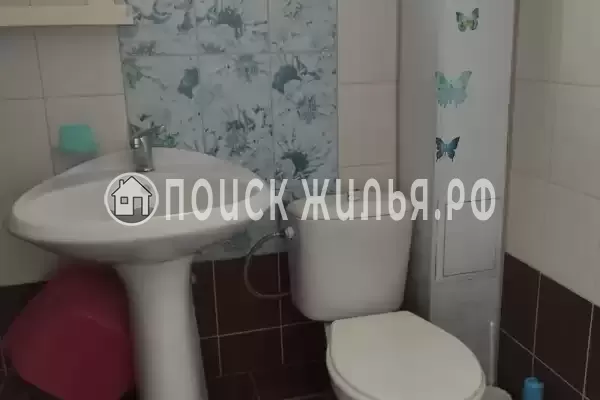 «Под шелковицей»