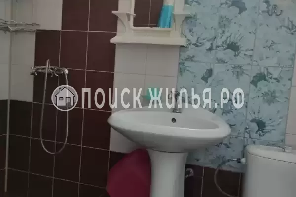 «Под шелковицей»