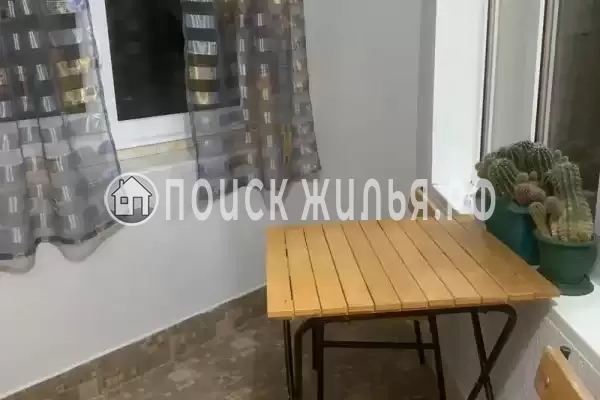 «Под шелковицей»