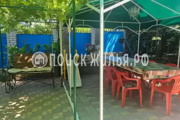 Частный сектор «Дом на 12 человек в центре, 10 мин от центр. пляжа» Частный сектор «Дом на 12 человек в центре, 10 мин от центр. пляжа»