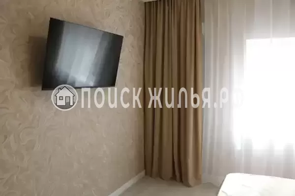 Частный сектор «Дом четырехкомнатный с бассейном»