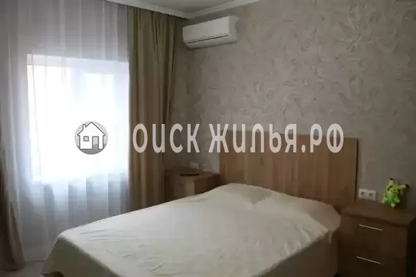 Частный сектор «Дом четырехкомнатный с бассейном»