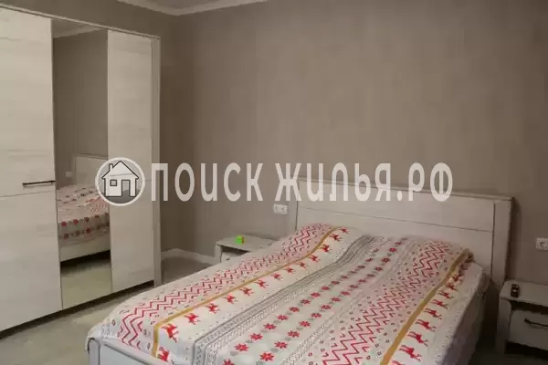 Частный сектор «Дом четырехкомнатный с бассейном»