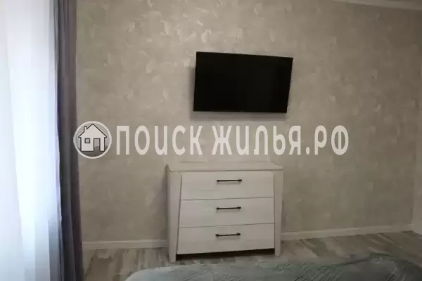 Частный сектор «Дом четырехкомнатный с бассейном»