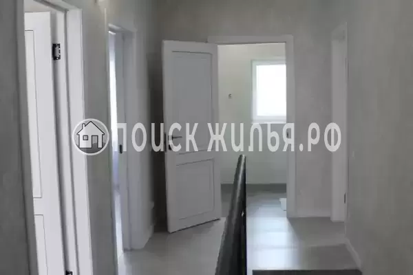 Частный сектор «Дом четырехкомнатный с бассейном»