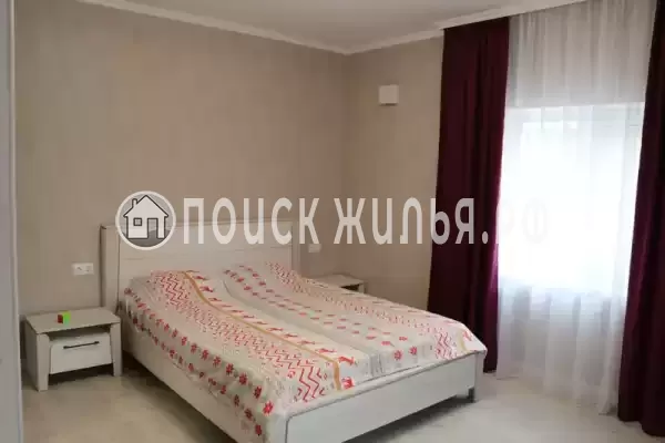 Частный сектор «Дом четырехкомнатный с бассейном»