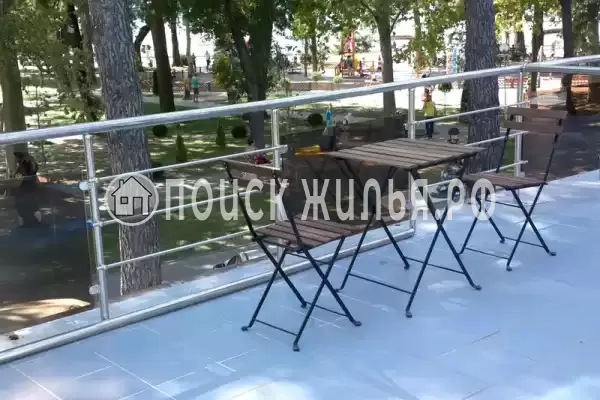 Частный сектор «Номер у самого моря, в зеленом парке. Парковка»