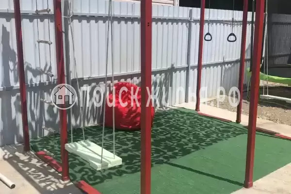 Частный сектор «Дом с бассейном и детской площадкой»