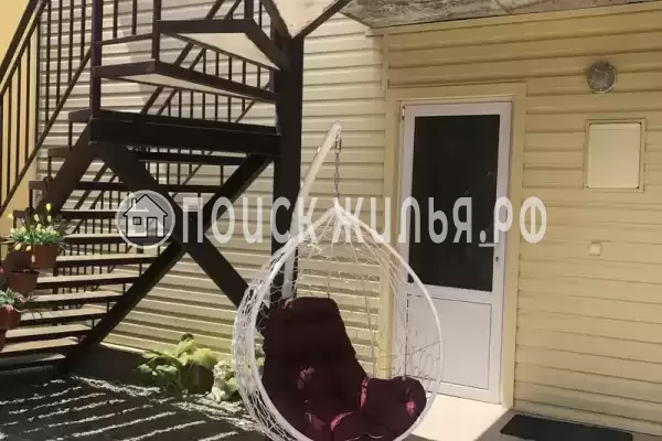 Частный сектор «Дом с бассейном и детской площадкой»