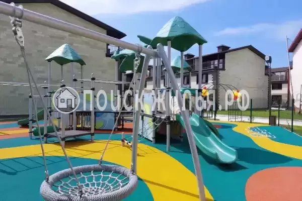 Частный сектор «Трёхэтажный таунхаус в 5 минутах от моря» Частный сектор «Трёхэтажный таунхаус в 5 минутах от моря»