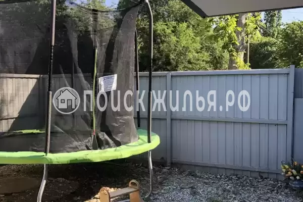 Частный сектор «Дом с бассейном и детской площадкой»