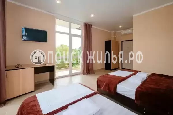 «Изумрудные холмы»