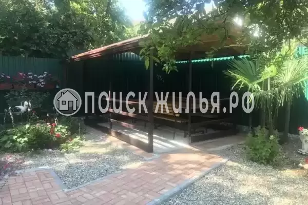 «На Керченской», Лоо