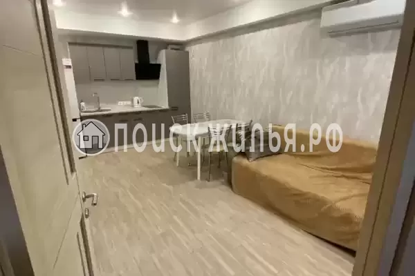 Частный сектор «Трёхэтажный таунхаус в 5 минутах от моря», Головинка