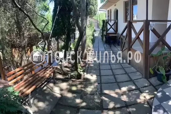 Гостевой дом «Кипарисовый дворик», Алушта