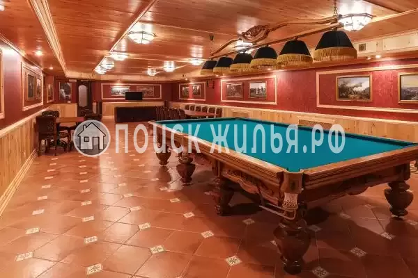 Отель «Муравский Тракт», Жданов